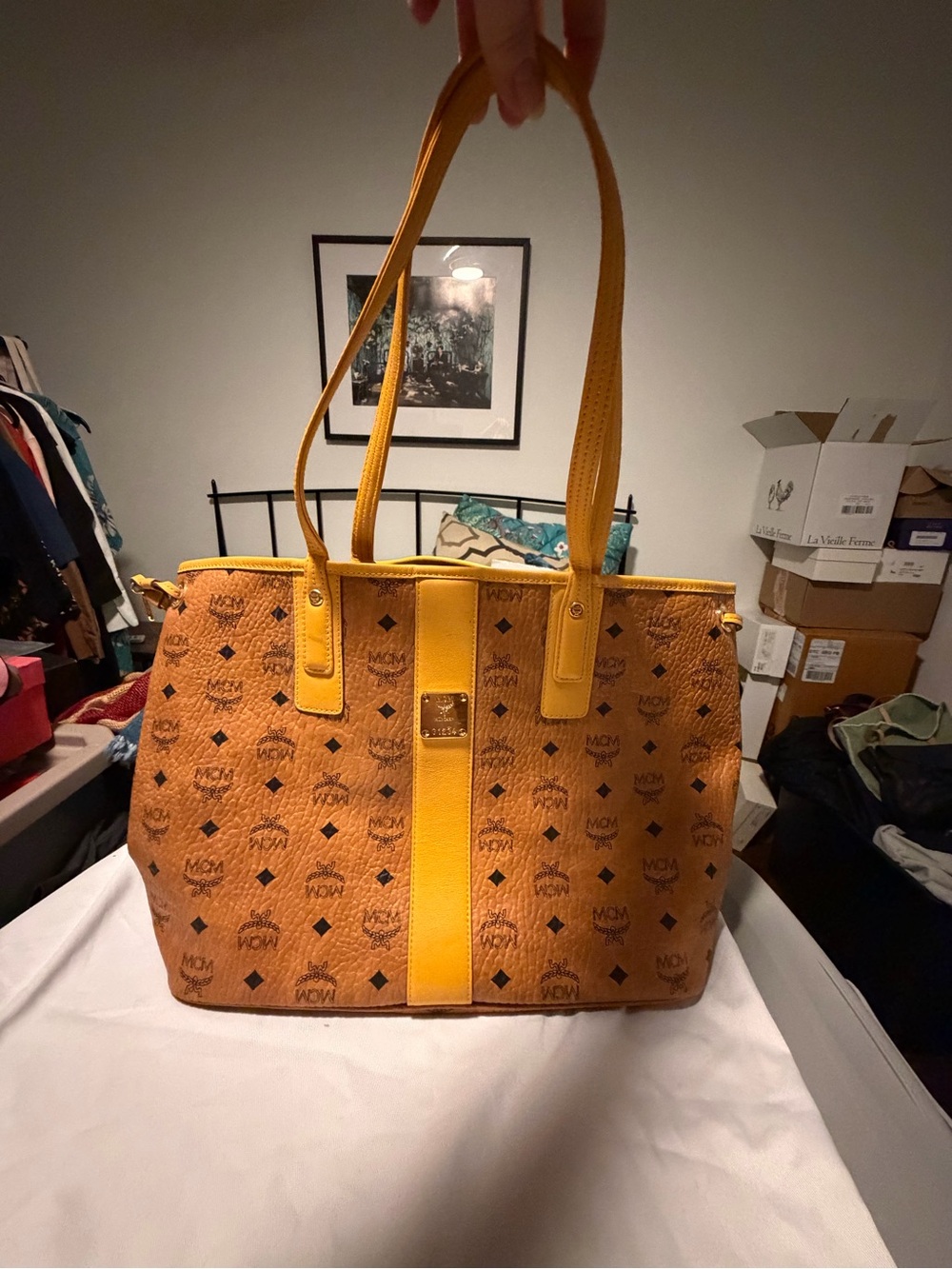 MCM Visetos Medium Liz Reversible Shopper Tote Cognac Yellow - Picture 2 of 8